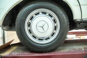Bild 48/50 von Mercedes-Benz 230 TE (1984)