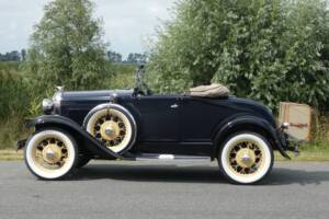 Image 4/19 of Ford Model A De Luxe (1930)