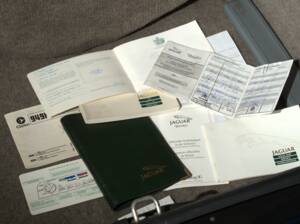 Bild 36/37 von Jaguar Sovereign 3.6 (1988)