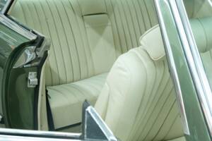 Image 31/50 de Mercedes-Benz 350 SLC (1973)