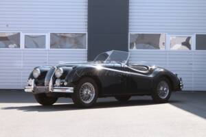 Image 2/24 de Jaguar XK 140 SE OTS (1957)