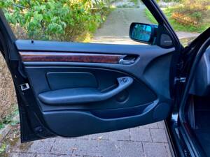 Image 16/21 of ALPINA B3 3.3 Allrad Touring (2002)
