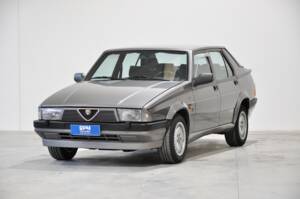 Bild 6/34 von Alfa Romeo 75 2.0 Twin Spark (1988)