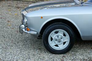 Image 16/50 of Alfa Romeo 1750 GT Veloce (1970)