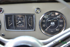 Image 32/50 of Mercedes-Benz 220 (1952)
