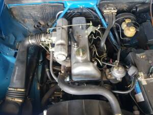 Image 24/33 of Mercedes-Benz 220 D (1972)