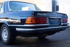 Image 25/30 of Mercedes-Benz 450 SEL 6,9 (1977)