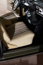 Image 20/64 of Mercedes-Benz 230/6 LWB (1976)