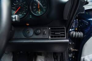 Image 42/68 of Porsche 911 Carrera (1997)