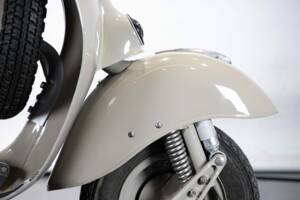 Image 35/50 de Piaggio Vespa 125 (1959)