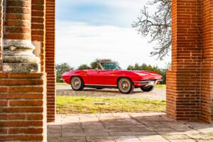 Image 3/64 of Chevrolet Corvette Sting Ray Convertible (1964)