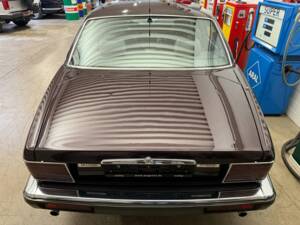 Image 17/21 of Jaguar XJ 6 4.0 Sovereign (1995)