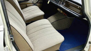 Bild 9/12 von Mercedes-Benz 220 SE b (1962)