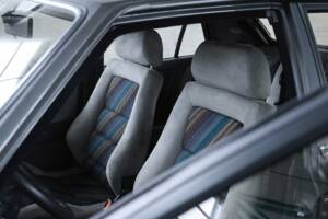 Image 33/50 of Lancia Delta HF Integrale (1988)