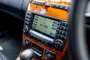 Image 6/36 of Mercedes-Benz CL 500 (2004)