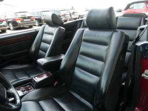 Image 11/25 of Mercedes-Benz 300 CE-24 3.4 AMG (1994)