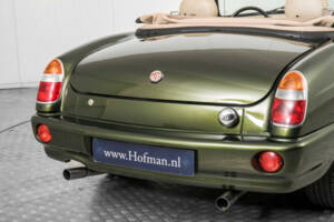 Image 30/50 of MG RV8 (1994)