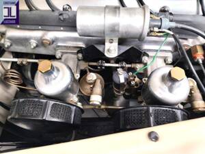 Image 71/74 of Jaguar XK 140 OTS (1956)