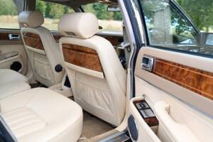 Image 12/21 of Daimler XJ 6 4.0 (1990)