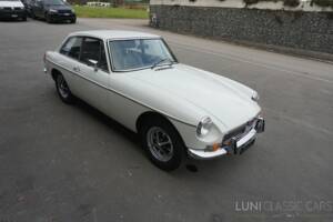 Image 11/54 de MG MGB GT (1974)