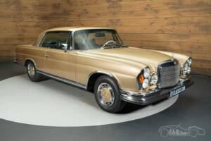 Image 3/19 of Mercedes-Benz 280 SE 3,5 (1970)