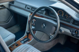 Bild 5/7 von Mercedes-Benz 230 TE (1990)