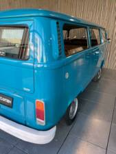 Bild 28/47 von Volkswagen T2b Kleinbus (1977)