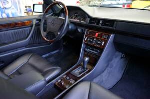 Image 20/68 de Mercedes-Benz E 320 "Final Edition" (1997)