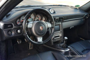 Image 23/26 of Porsche 911 Carrera S (2005)