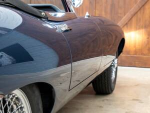 Image 33/36 of Jaguar E-Type 3.8 (1963)