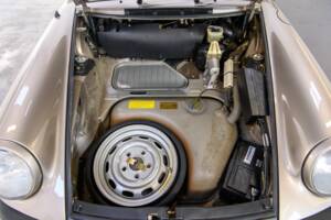 Image 28/36 of Porsche 911 Carrera 3.2 (1984)
