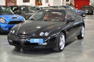 Immagine 2/39 di Alfa Romeo GTV 2.0 JTS (2005)