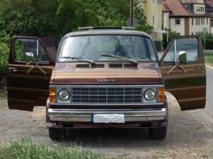 Immagine 102/143 di Dodge B 200 Sportsman (1978)
