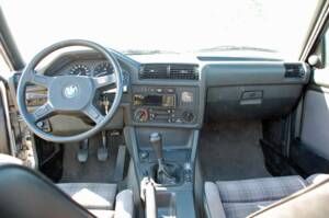 Afbeelding 3/25 van BMW 320i (1990)