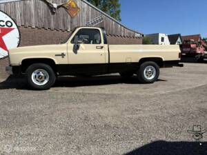 Bild 19/29 von Chevrolet C 20 (1985)