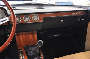 Image 31/35 of Alfa Romeo 2000 Berlina (1972)