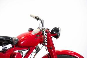 Bild 36/50 von Moto Guzzi Motoleggera 65 (1951)