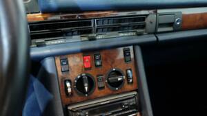 Image 8/29 of Mercedes-Benz 500 SEC (1985)