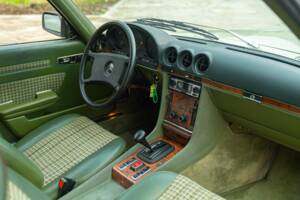 Image 27/50 of Mercedes-Benz 500 SLC (1984)