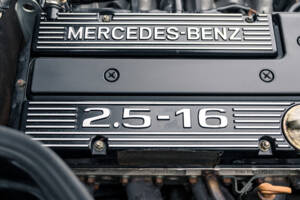 Bild 50/53 von Mercedes-Benz 190 E 2.5-16 (1991)