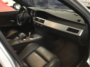 Imagen 8/25 de BMW M5 (2005)