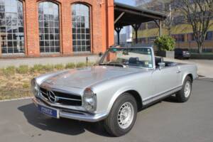Image 1/16 of Mercedes-Benz 230 SL (1966)