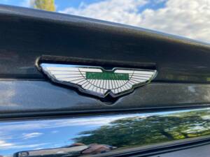 Image 18/28 of Aston Martin DB 7 Vantage Volante (2001)