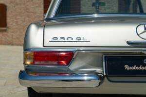 Image 32/50 de Mercedes-Benz 230 SL (1965)