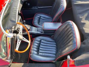 Image 54/62 of Jaguar E-Type (1969)