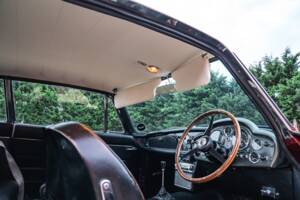 Bild 32/39 von Aston Martin DB 6 (1967)