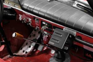 Image 17/41 of Volvo P 122 S (1966)