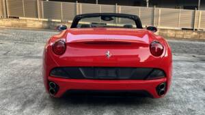 Image 14/45 of Ferrari California (2009)