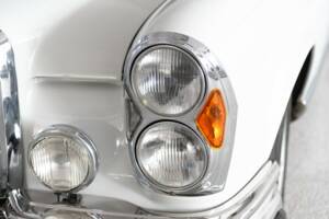 Image 19/38 of Mercedes-Benz 280 SE 3,5 (1970)