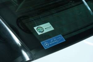 Image 17/50 of Mercedes-Benz SL 55 AMG (2003)